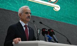 Uraloğlu’ndan 15 yaş altına sosyal medya düzenlemesi
