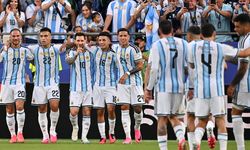 Dünya Kupası'nda yıldızlar sahne aldı: Messi rekora ortak oldu