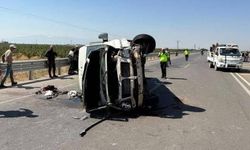 Tarım işçilerini taşıyan minibüs devrildi: 1 ölü