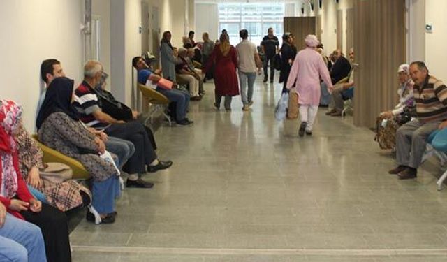Suriyeliler için ücretsiz sağlık bitiyor, geçici koruma kademeli kalkıyor