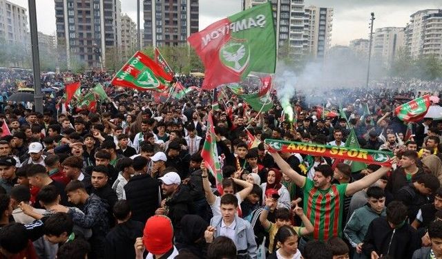 Amedspor Süper Lig’de: Birçok kentte kutlamalar başladı