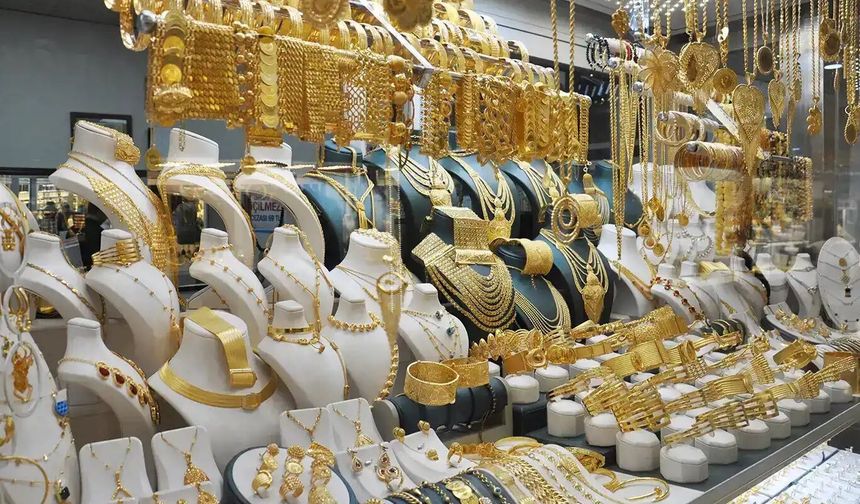 Altın fiyatlarında baskı sürüyor: 2,5 ayın dibini gördü