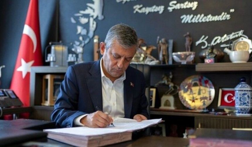 Özgür Özel CHP’den istifa etti
