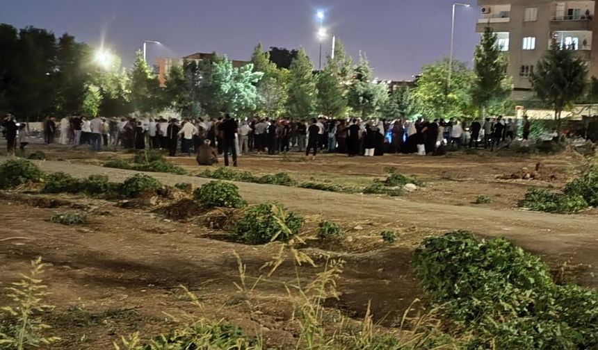 Mezarlıkta kanlı infaz! Aynı aileden 3 kişi öldürüldü